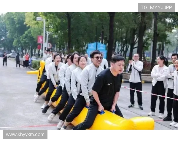 杭州网球队的团队协作之道:凝聚力与默契的完美结合